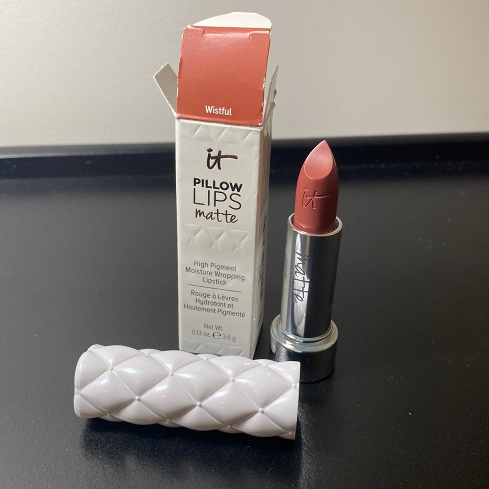 IT Cosmetics Pillow Lips Matte Lipstick Wistful